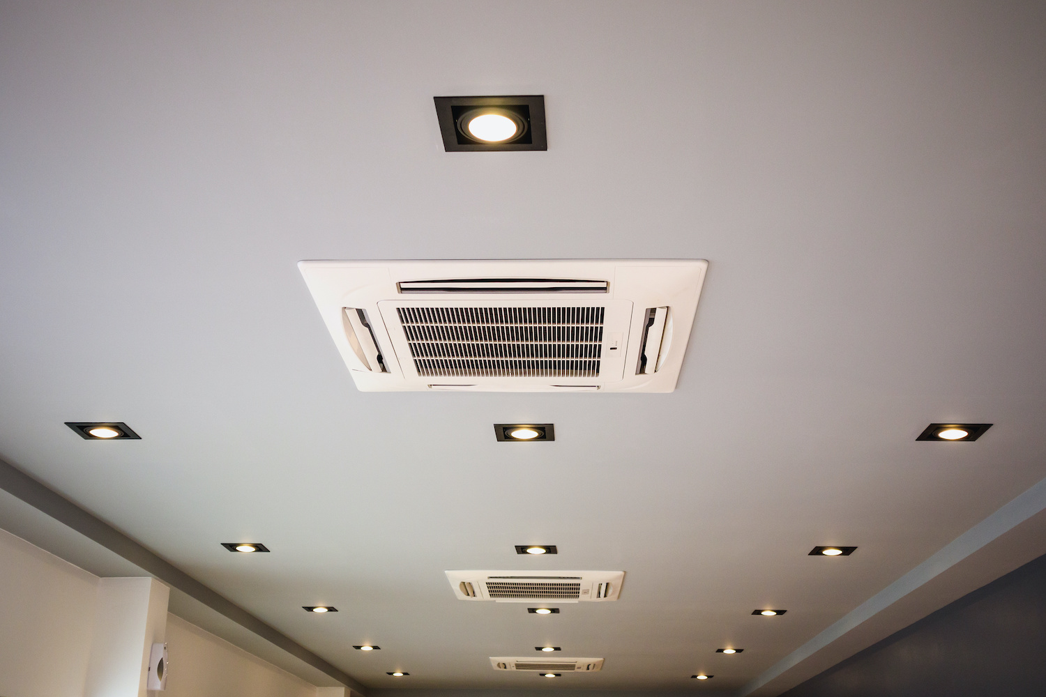 Ceiling mounted cassette type air conditioning system Ceiling mounted cassette type air conditioning system